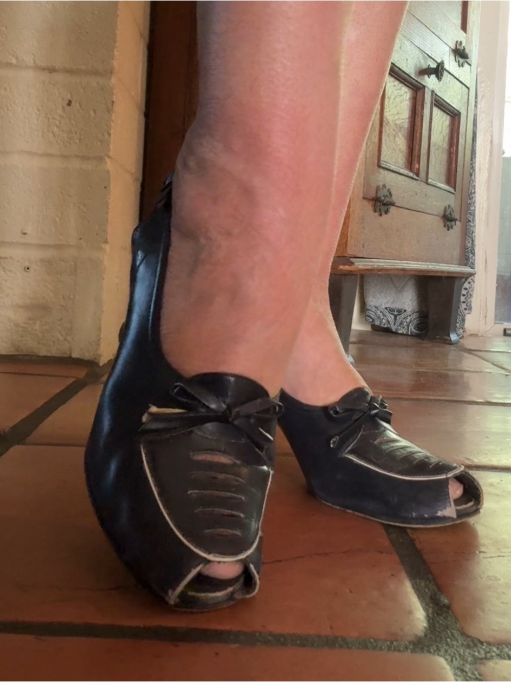 40s 50s VTG Navy Blue Heels